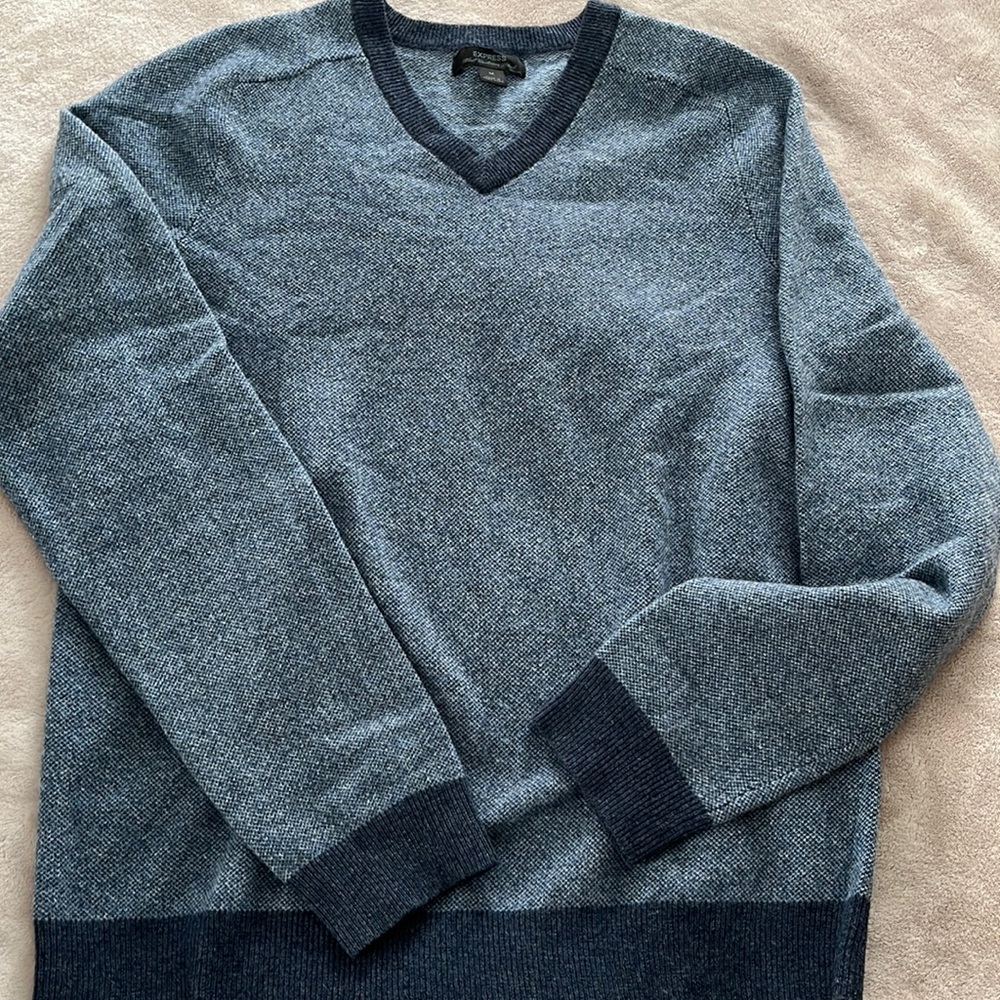 Men’s Medium Blue Express Wool Cashmere Blend V Neck Sweater